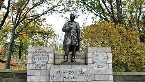 Polémica en East Harlem por estatua de ginecólogo