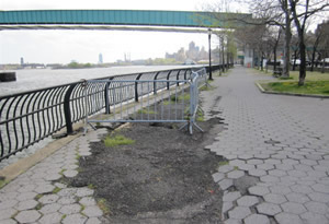 Phillip Lopate Kicks Off Design Contest For a New East River Waterfront<br />
