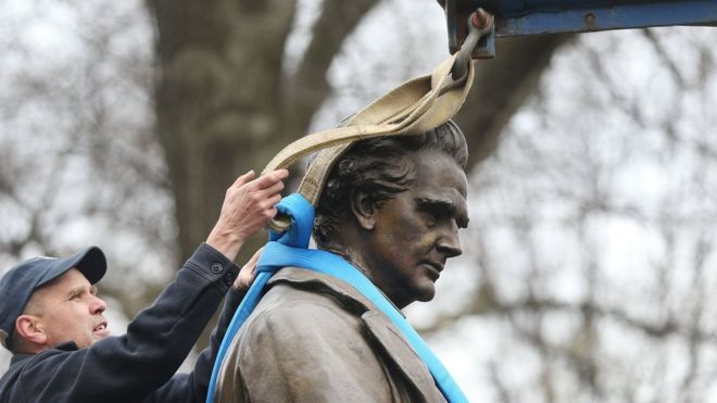 James Marion Sims statue removed from Central Park