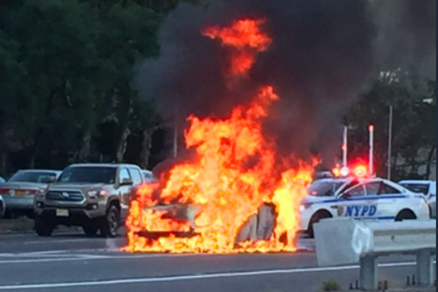 Car Bursts Into Flames on FDR Drive, Officials Say